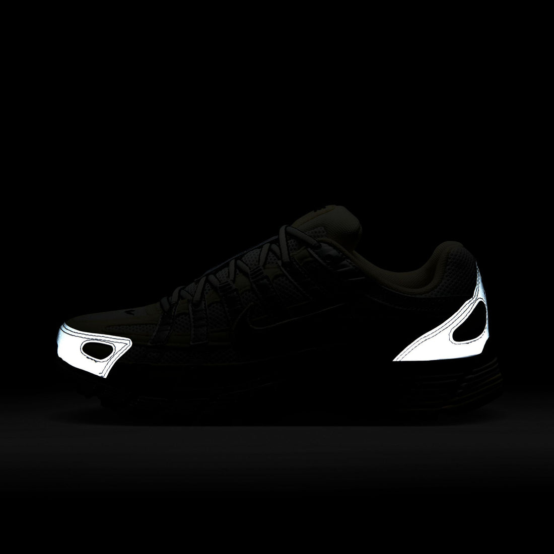 WMNS Nike P-6000 (Coconut Milk/Black)