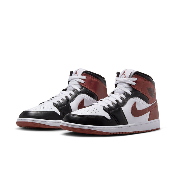 靴 Jordan1RetroHighObsidianUNC Air Jordan 1 Retro High Nouveau Nike Dunk From Above 819176