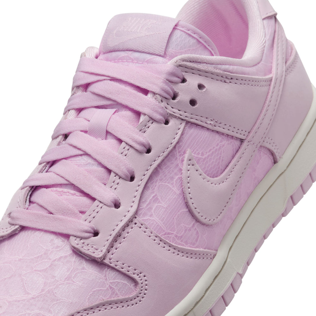 WMNS Nike Dunk Low (Regal Pink/Pink Foam)