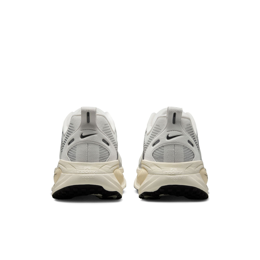 Nike Vomero 18 (Summit White/Black)
