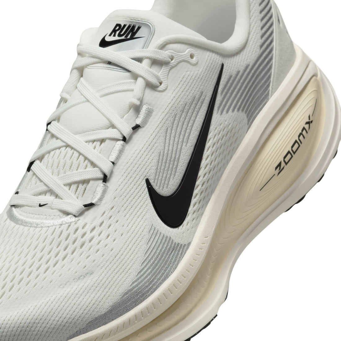 Nike Vomero 18 (Summit White/Black)