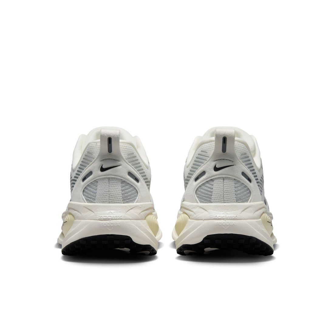 WMNS Nike Vomero 18 (Summit White/Black)
