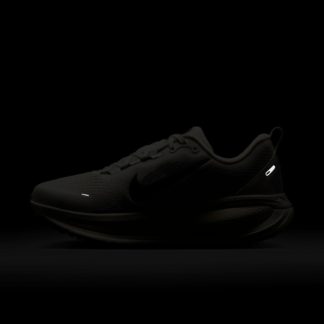 WMNS Nike Vomero 18 (Summit White/Black)