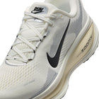 WMNS Nike Vomero 18 (Summit White/Black)