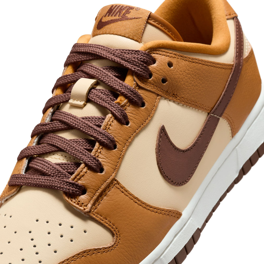 WMNS Nike Dunk Low SE (Desert Ochre/Fauna Brown)