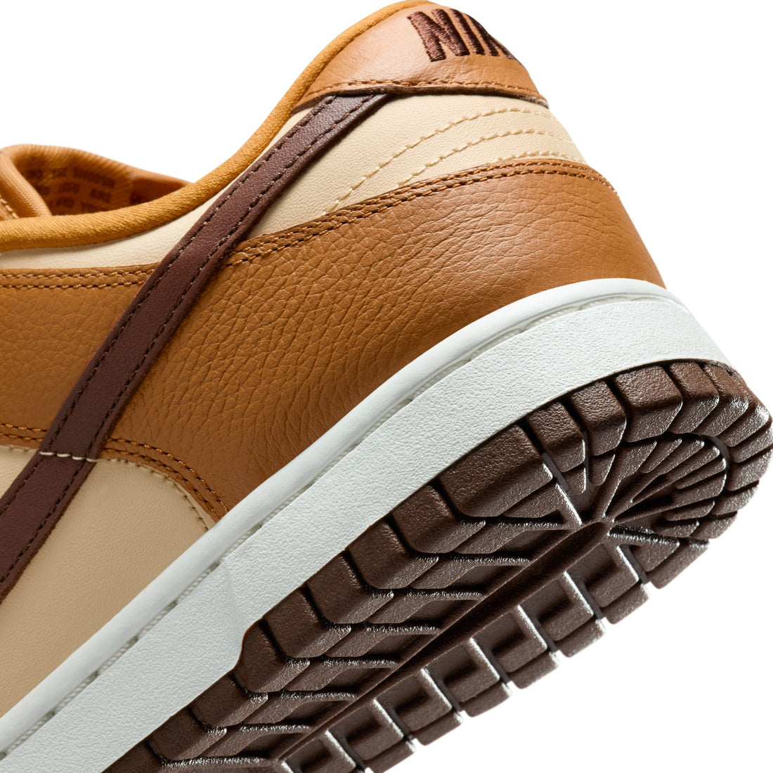 WMNS Nike Dunk Low SE (Desert Ochre/Fauna Brown)