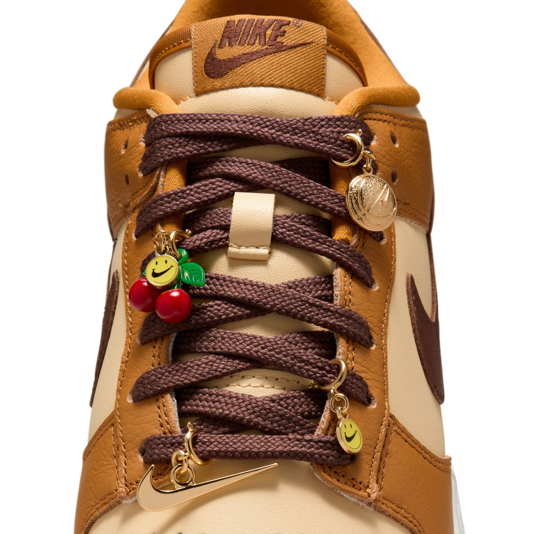 WMNS Nike Dunk Low SE (Desert Ochre/Fauna Brown)