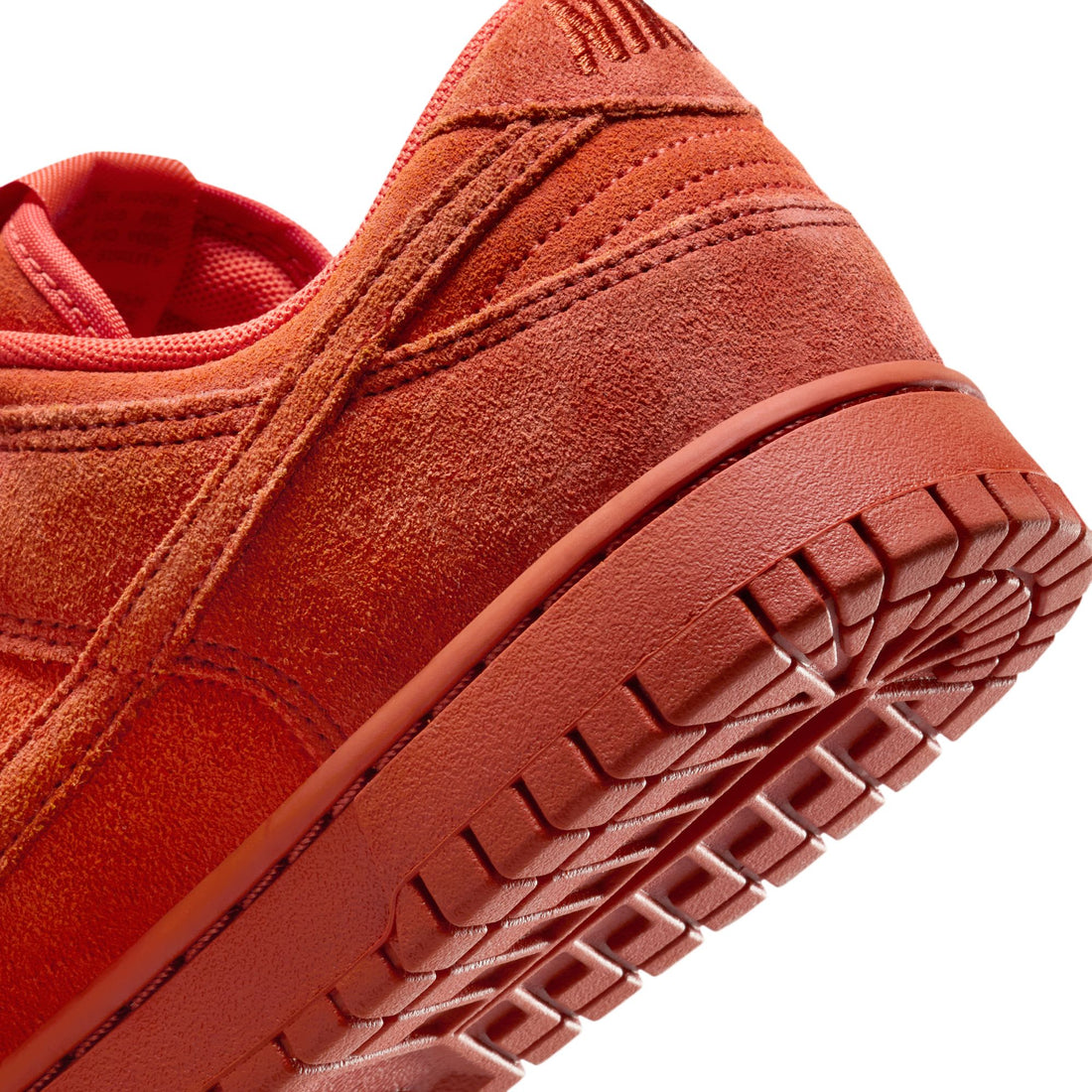 WMNS Nike Dunk Low SE (Picante Red/Dragon Red)