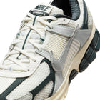 WMNS Nike Zoom Vomero 5 (Sail/Metallic Silver)