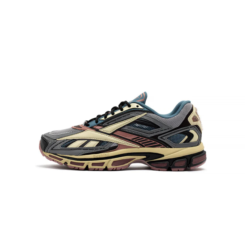 Reebok Premium Road Ultra (Soft Pink)