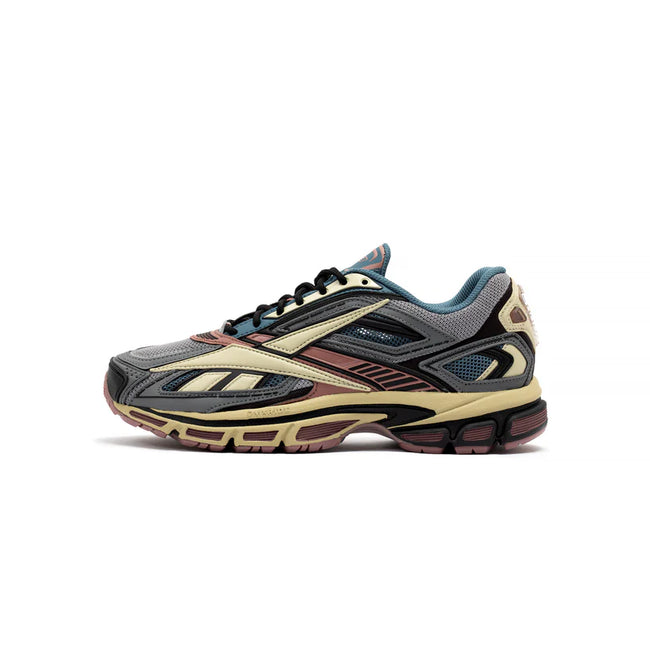 Reebok Premium Road Ultra (Soft Pink)