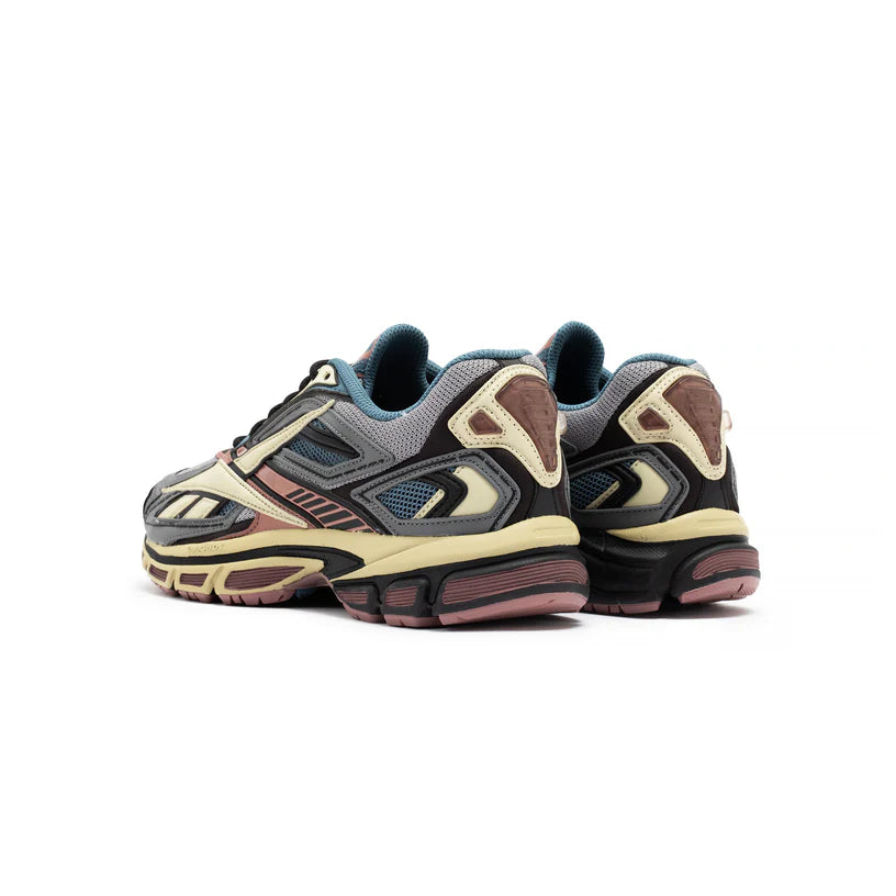 Reebok Premium Road Ultra (Soft Pink)