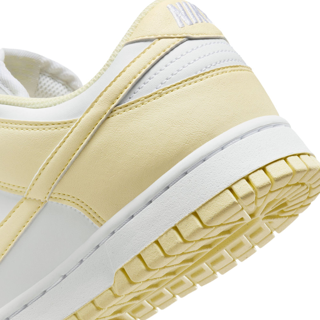 WMNS Nike Dunk Low Next Nature (White/Alabaster)