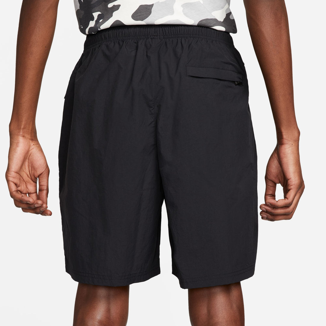 Nike Solo Swoosh Woven Shorts (Black/ White)