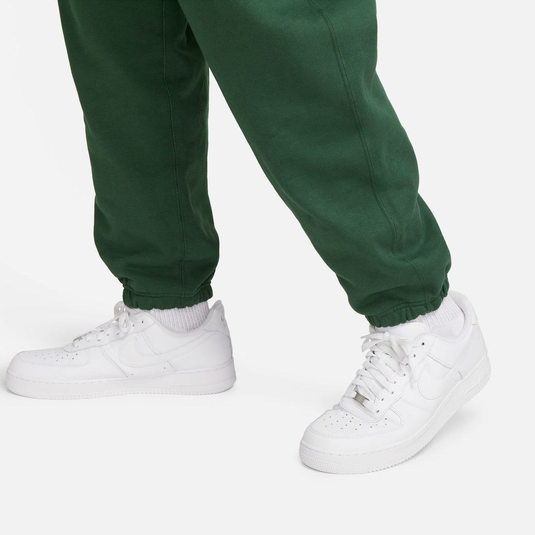 Nike Solo Swoosh Fleece Pants (Green)