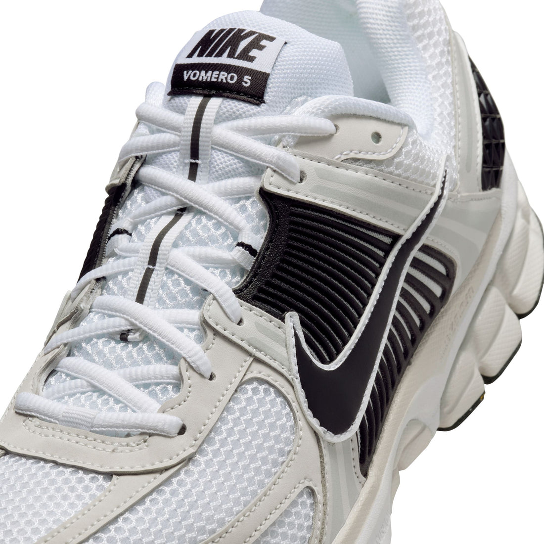 Nike Zoom Vomero 5 (White/Black/Platinum Tint)