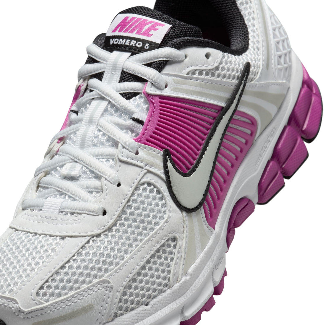 WMNS Nike Vomero 5 (White/Metallic Platinum)