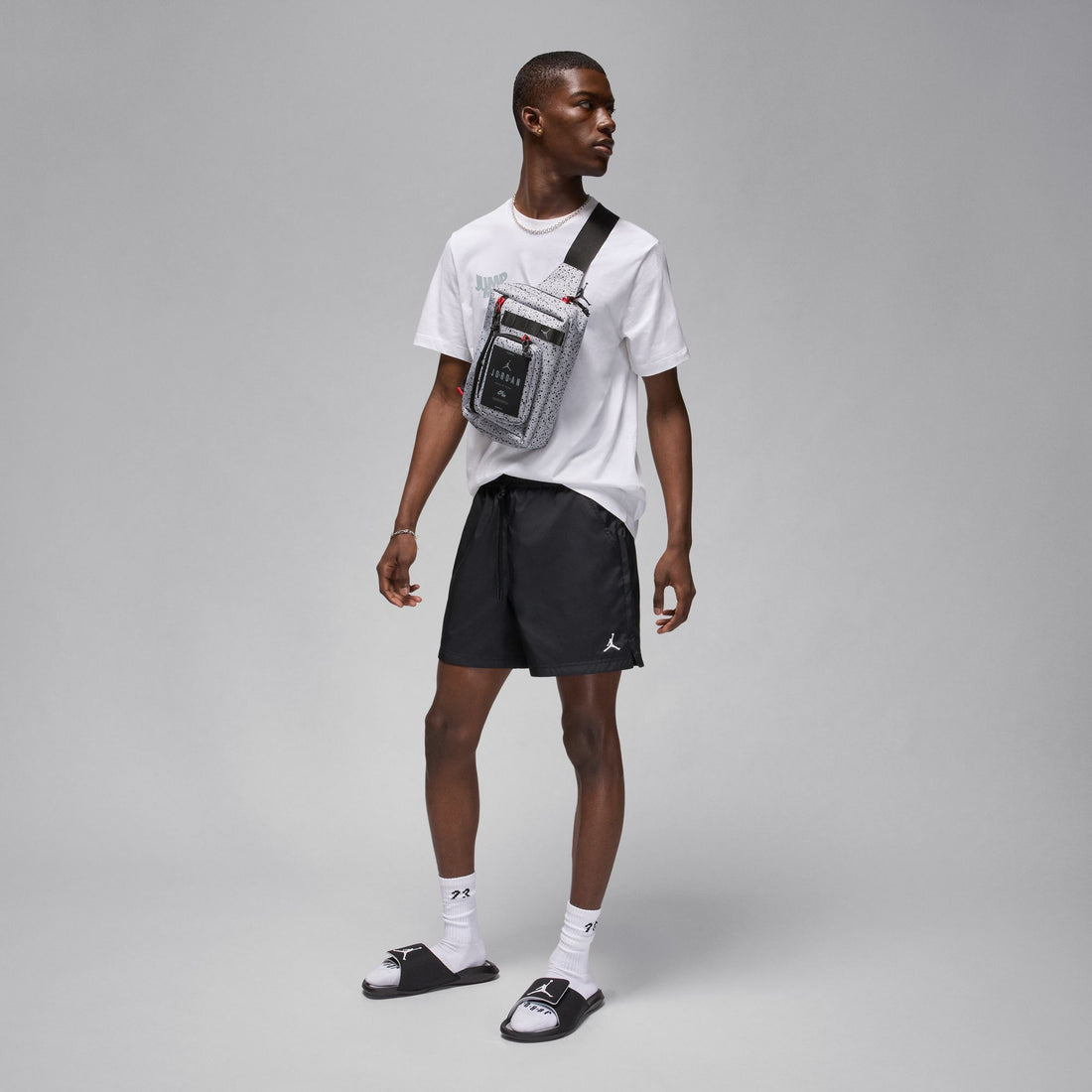Air Jordan Essentials 5" Poolside Shorts (Black/White)