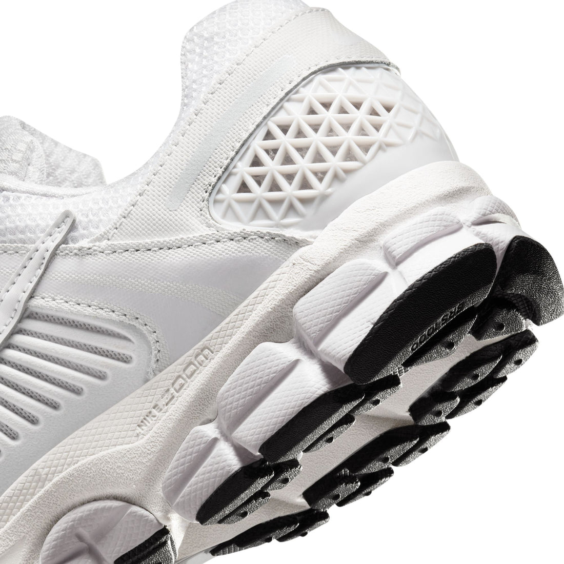 WMNS Nike Zoom Vomero 5 (White/Vast Grey/Black/Sail)