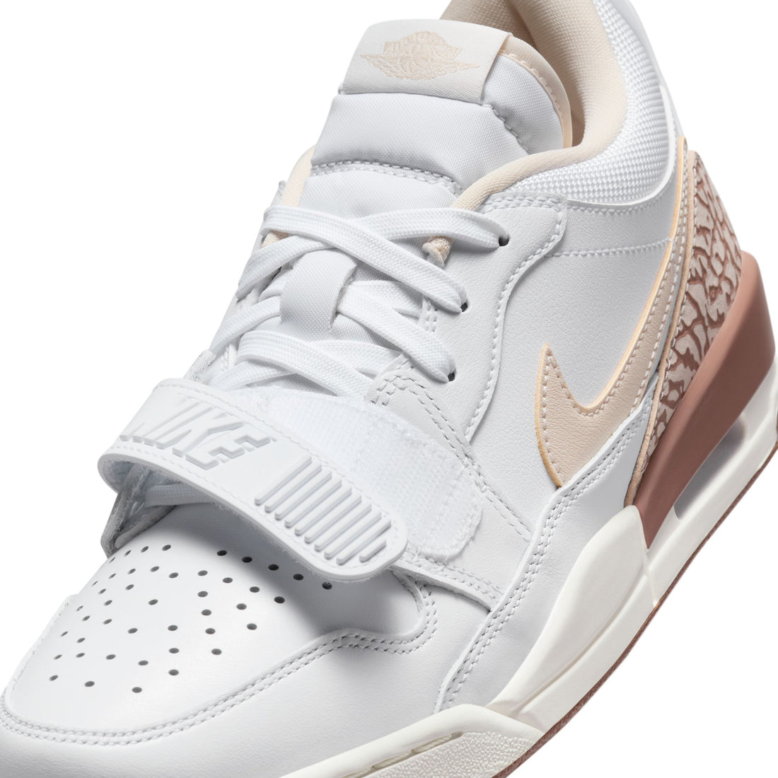 WMNS Air Jordan Legacy 312 Low (White/Legend Lt Brown)