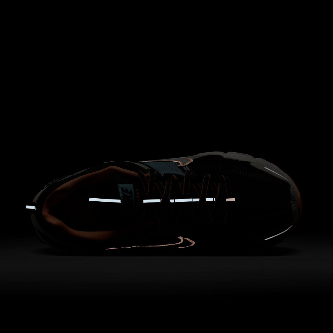 WMNS Nike Vomero 5 PRM (Blacklight/Light Bone/Blue Gaze/Total Orange)