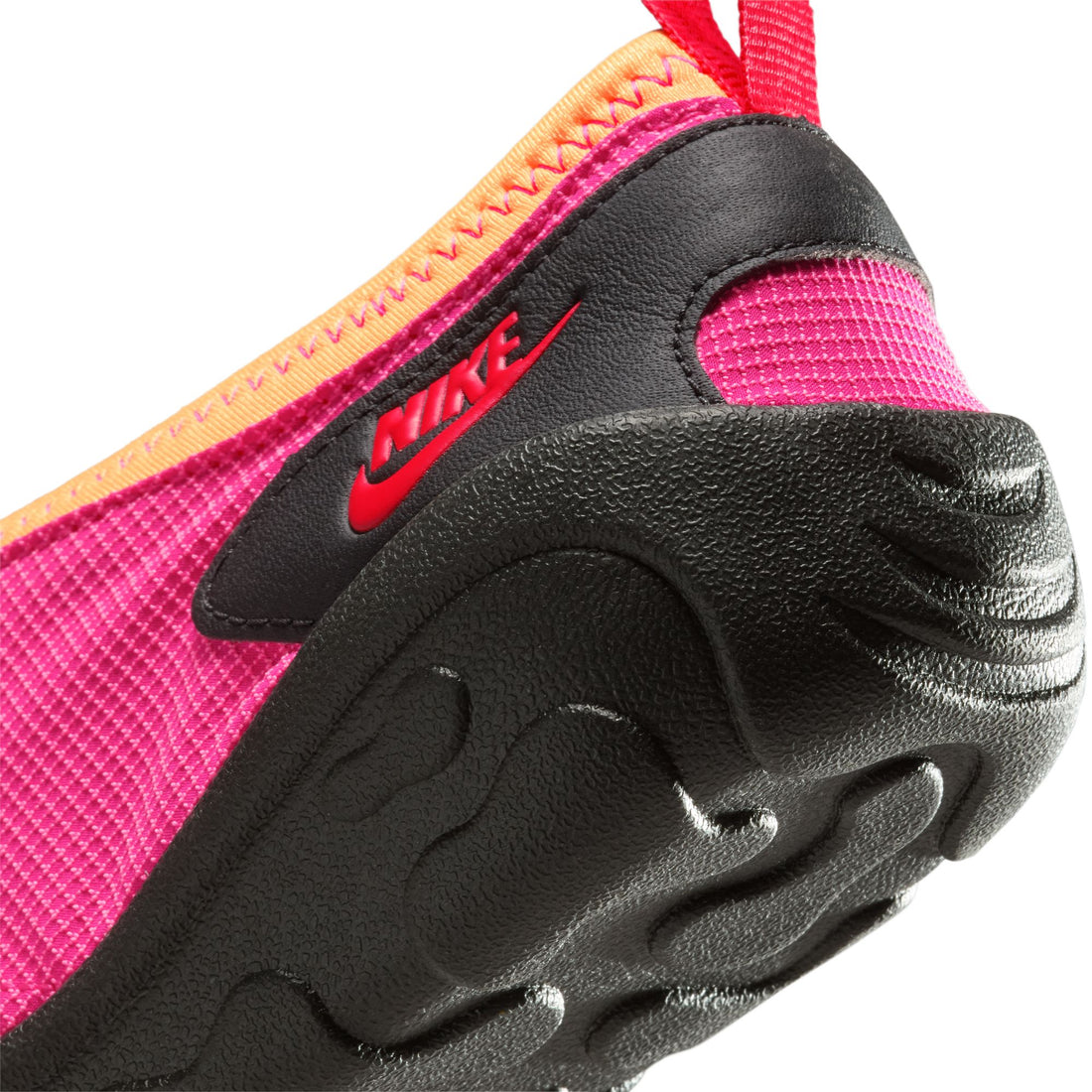 WMNS Nike Aura Turf (Vivid Pink/LT Crimson/Black)