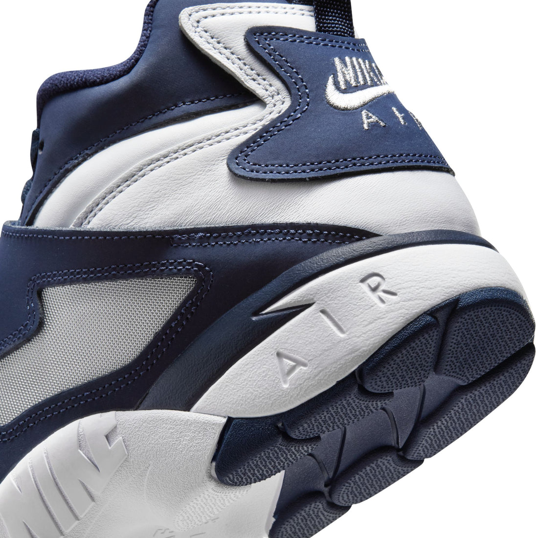Nike Air Diamond Turf (White/College Navy)