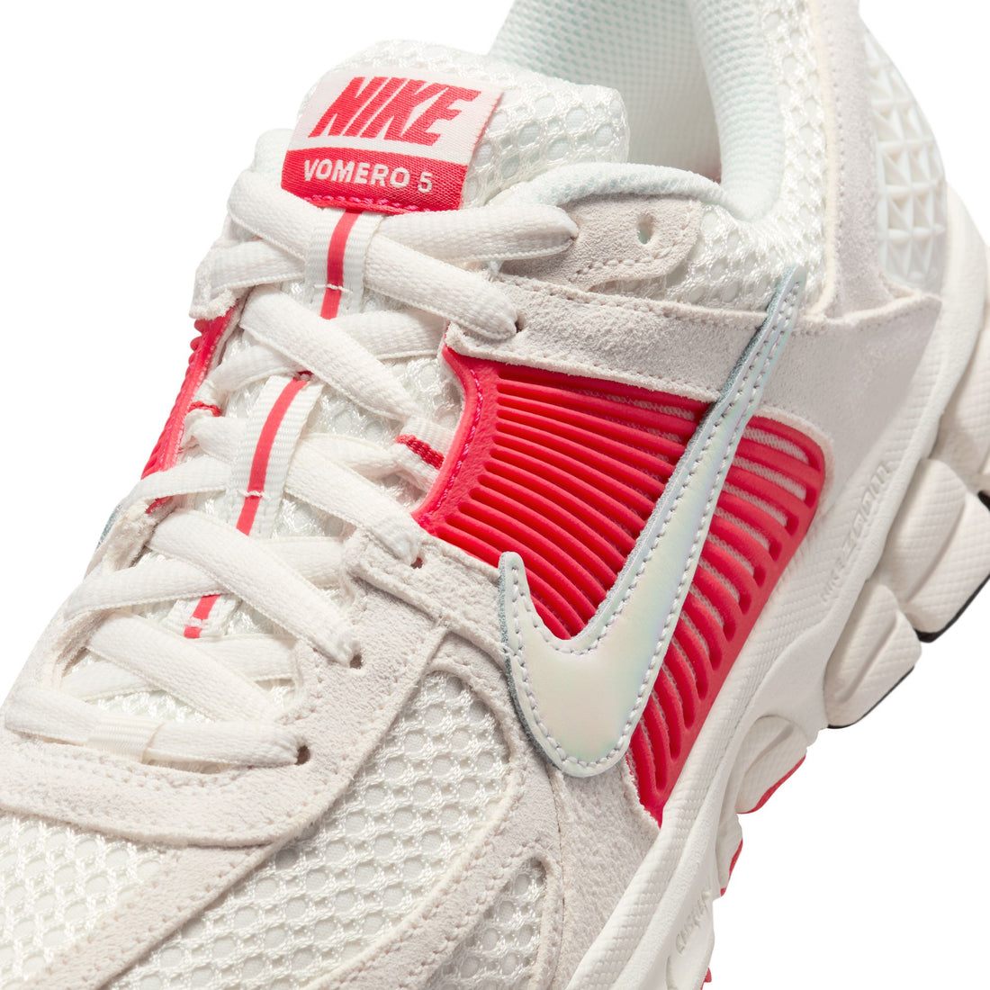 WMNS Nike Zoom Vomero 5 (Sail/Multi-Color/Siren Red)