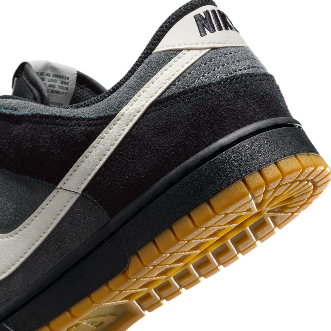 Nike Dunk Low Retro SE (Black/Pale Ivory/Anthracite)