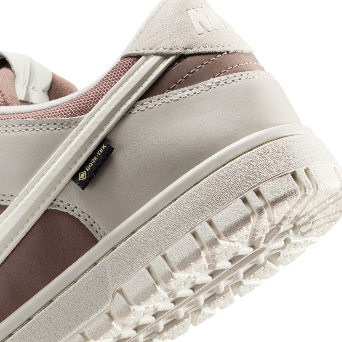 Nike Dunk Low GTX (Light Bone/Sail/Mink Brown)