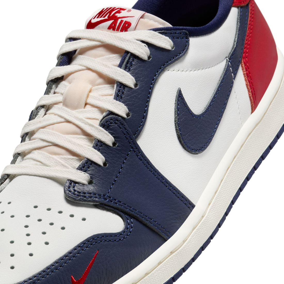 Air Jordan 1 Retro Low OG (Summit White/Gym Red)