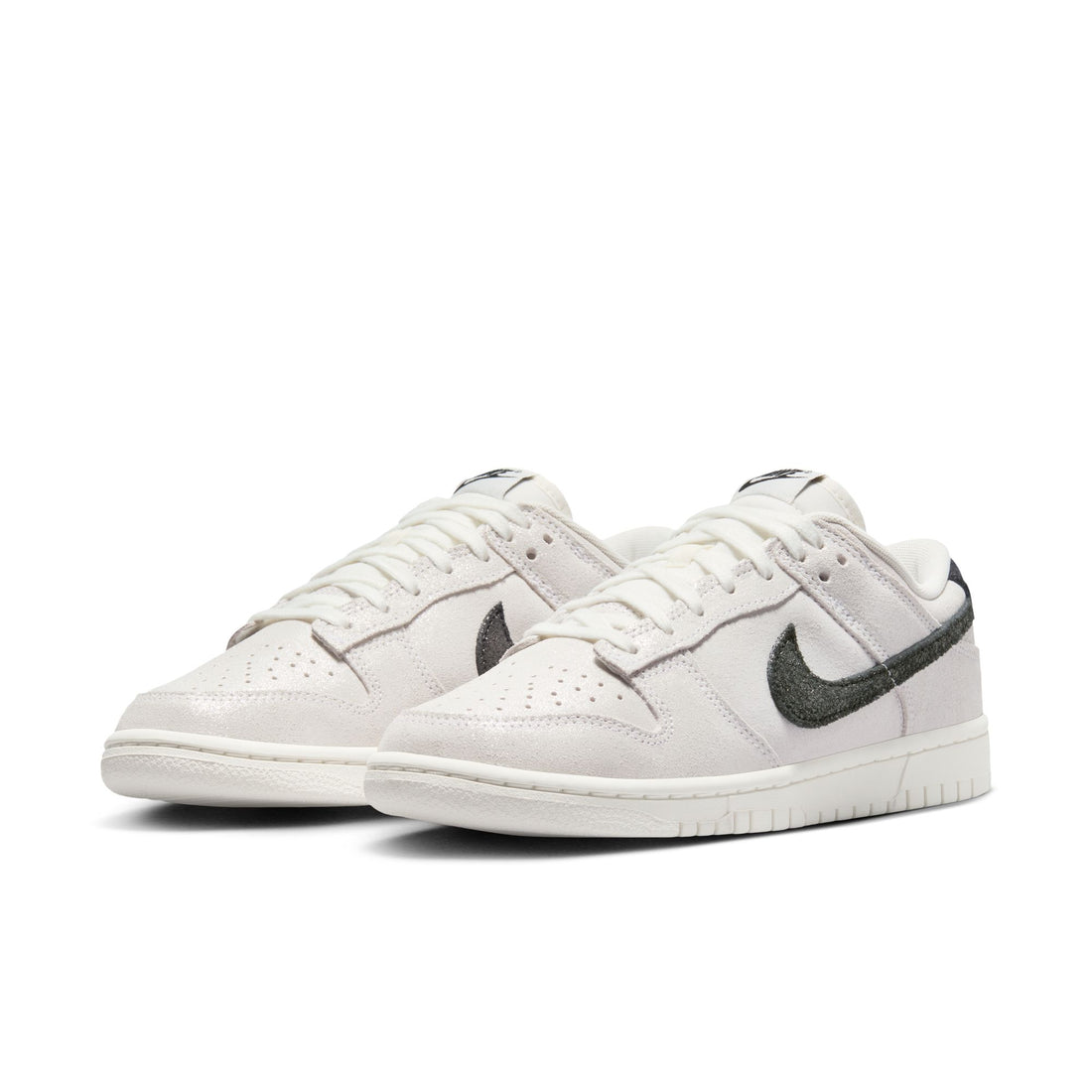 WMNS Nike Dunk Low SE (White/Black/Team Red)