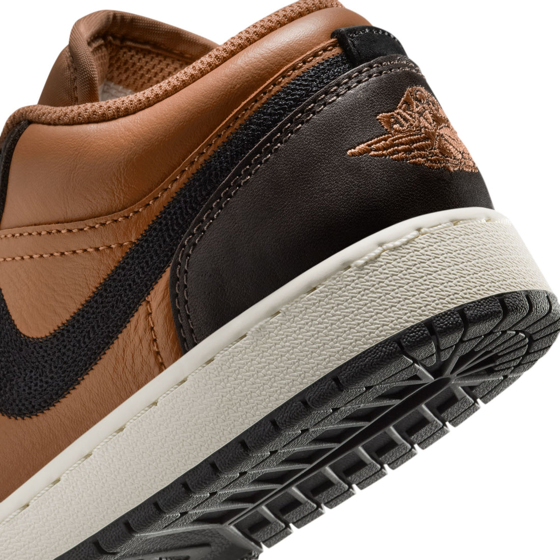 Air Jordan 1 Low SE BG (Flax/Black/Baroque Brown)