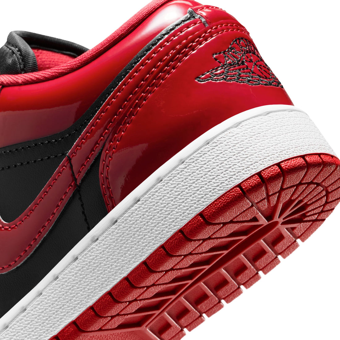 Air Jordan 1 Low SE GS (Black/Varsity Red/White)