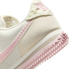 WMNS Nike Cortez(Sail/Pink Foam/Sail)