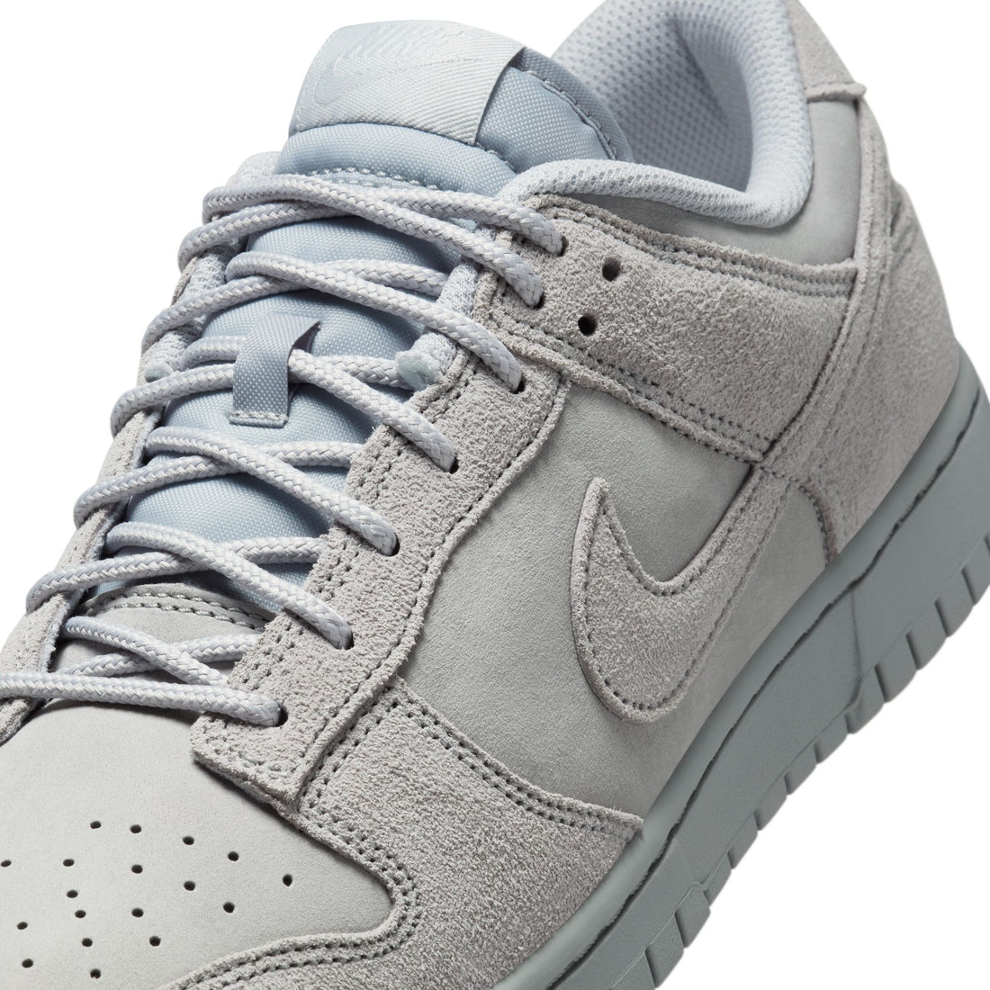 Nike Dunk Low Retro SE (Wolf Grey/Wolf Grey)