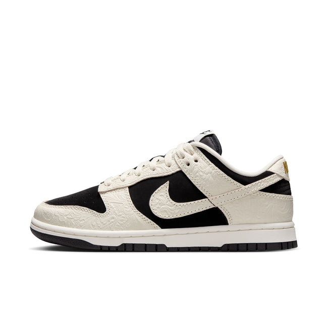 WMNS Nike Dunk Low (Black/Sail/Sail/Metallic Gold)