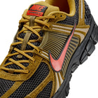 Nike Zoom Vomero 5 PRM (Olive Flax/Piante Red/Black)