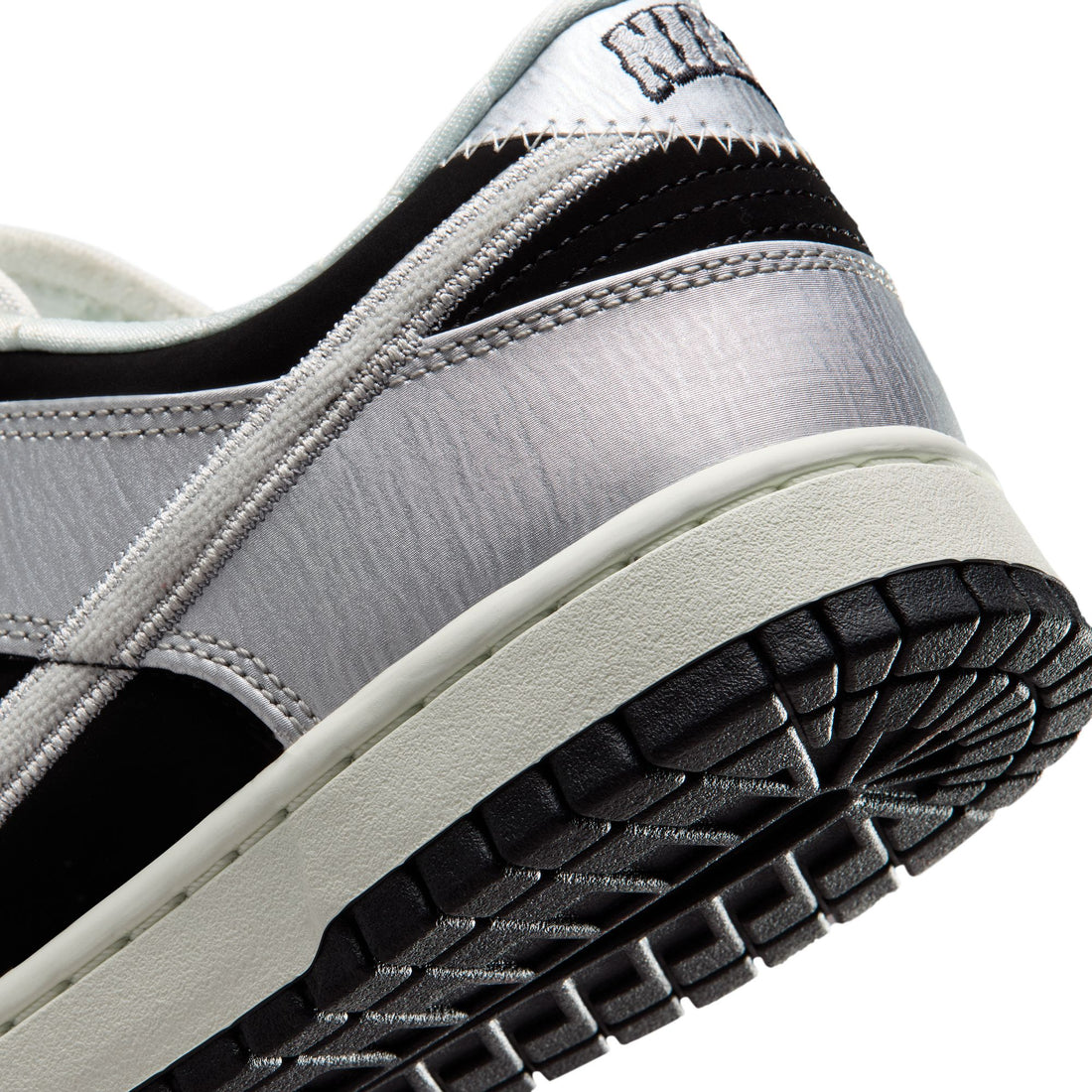 Nike Dunk Low Retro (Metallic Silver/Black)