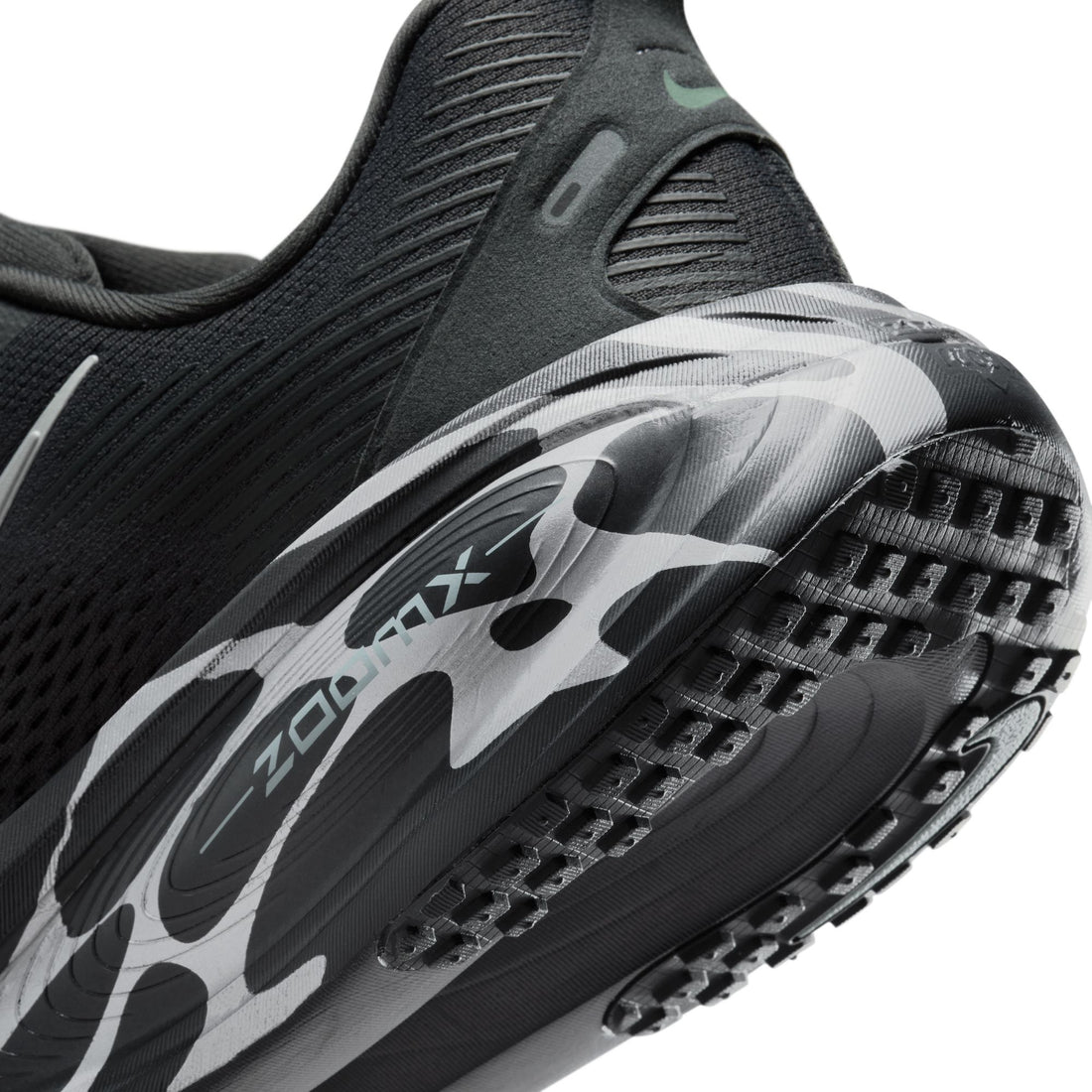 Nike Vomero 18 (Anthracite/Reflect Silver)