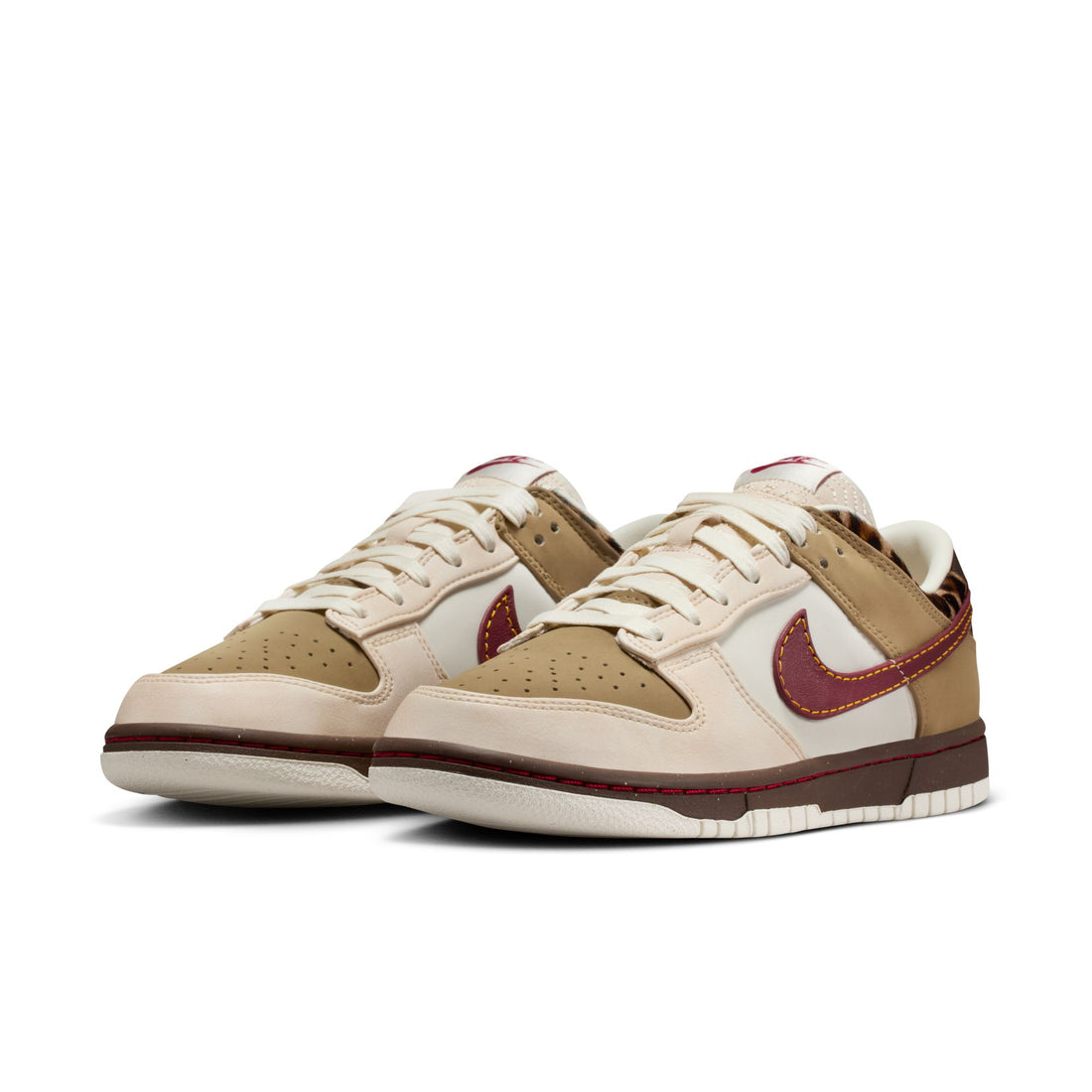 WMNS Nike Dunk Low (Khaki/Team Red/Baroque Brown)