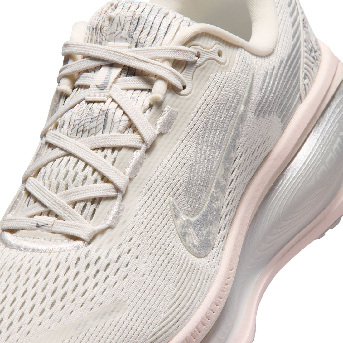 WMNS Nike Vomero 18 SE (Phantom/Summit White/Grey Fog)