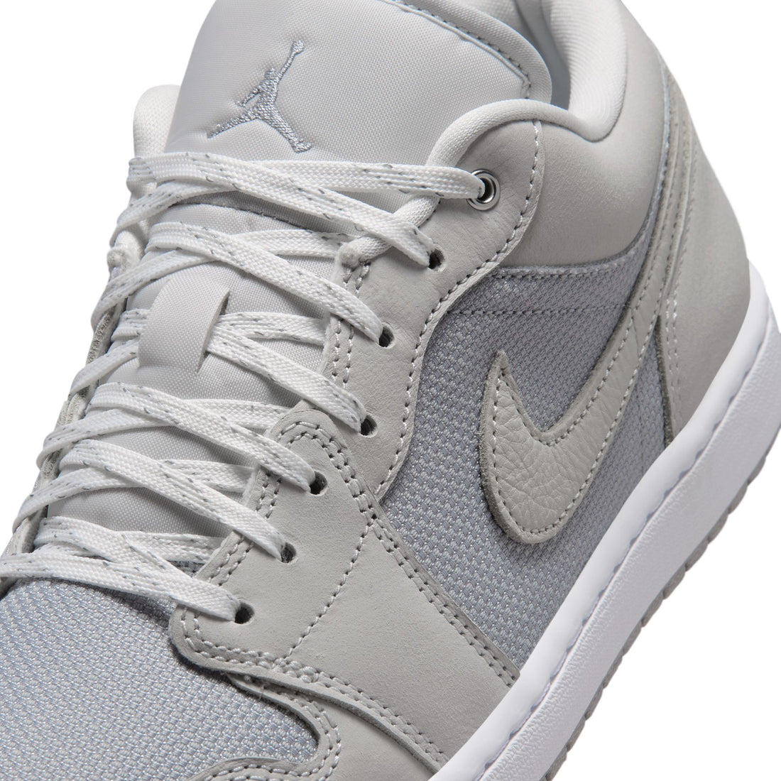 Air Jordan 1 Low SE (Off White/LT Smoke Grey)