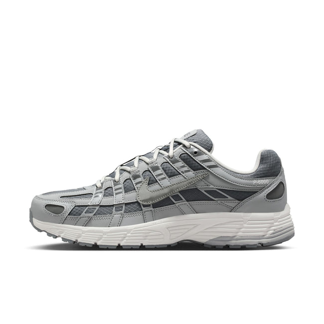 Nike P-6000 SE (LT Smoke Grey/Metallic Silver)