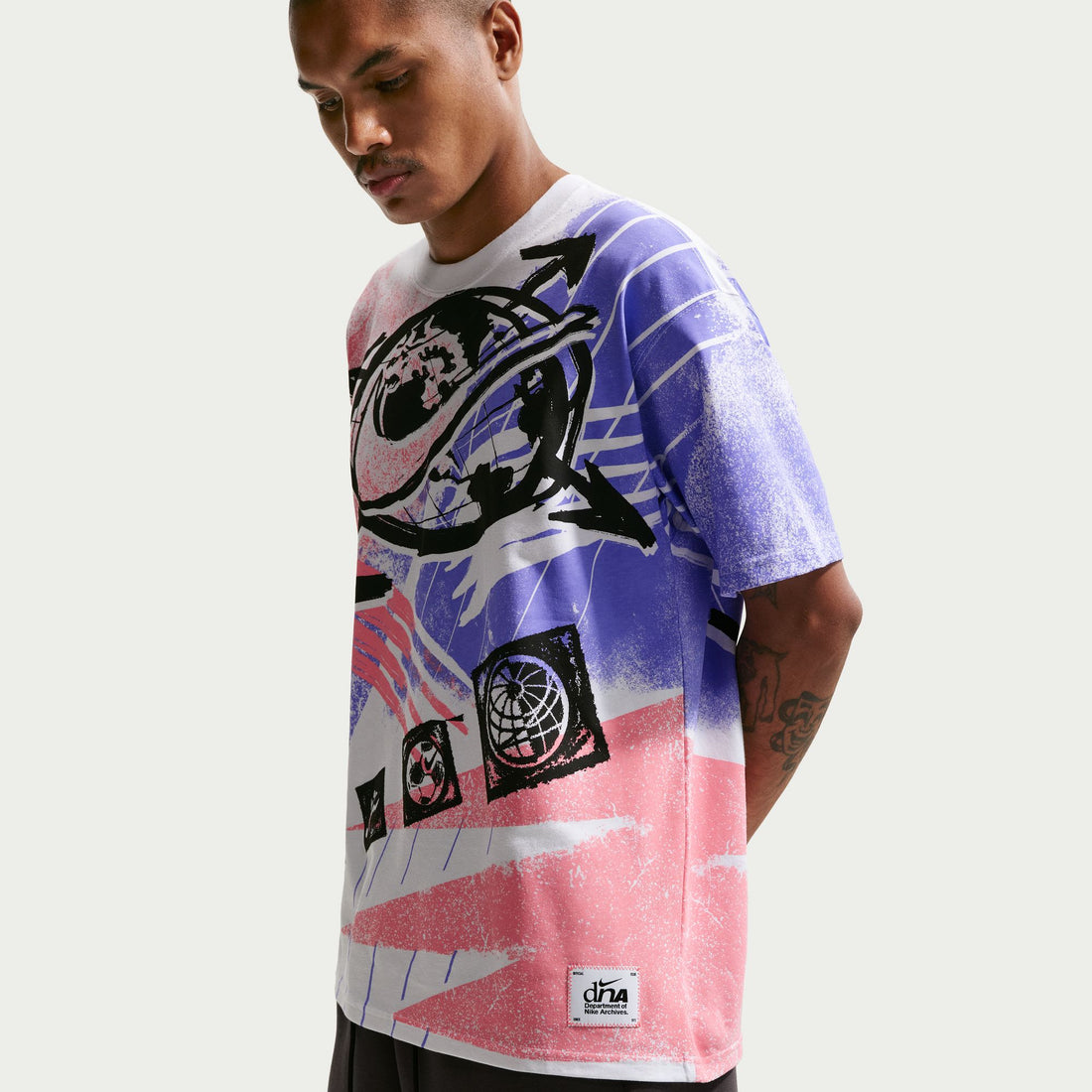 Nike "Worldwide" Sportswear T-Shirt (White/Red/Blue)