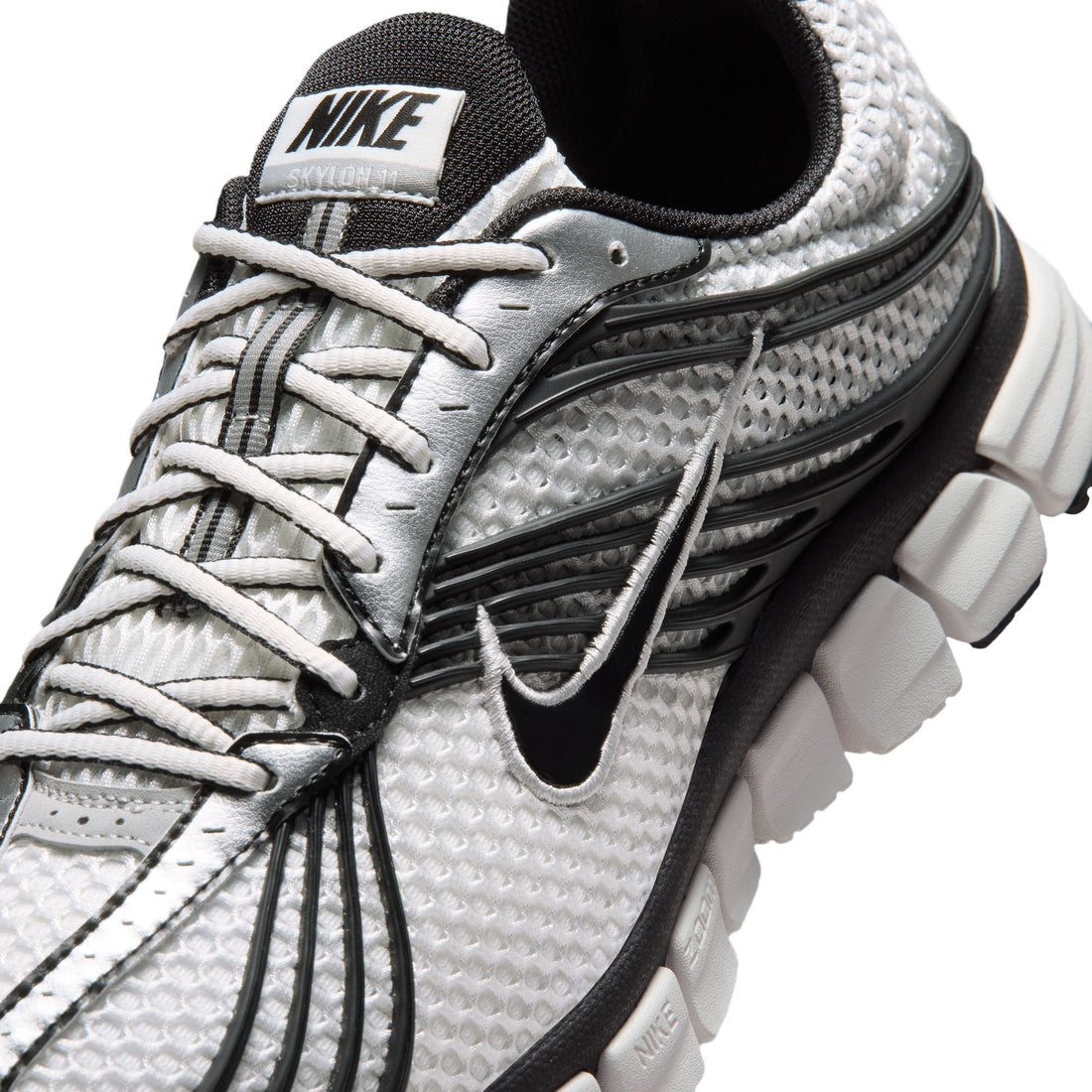 Nike Air Skylon 11 (Summit White/Metallic Silver)