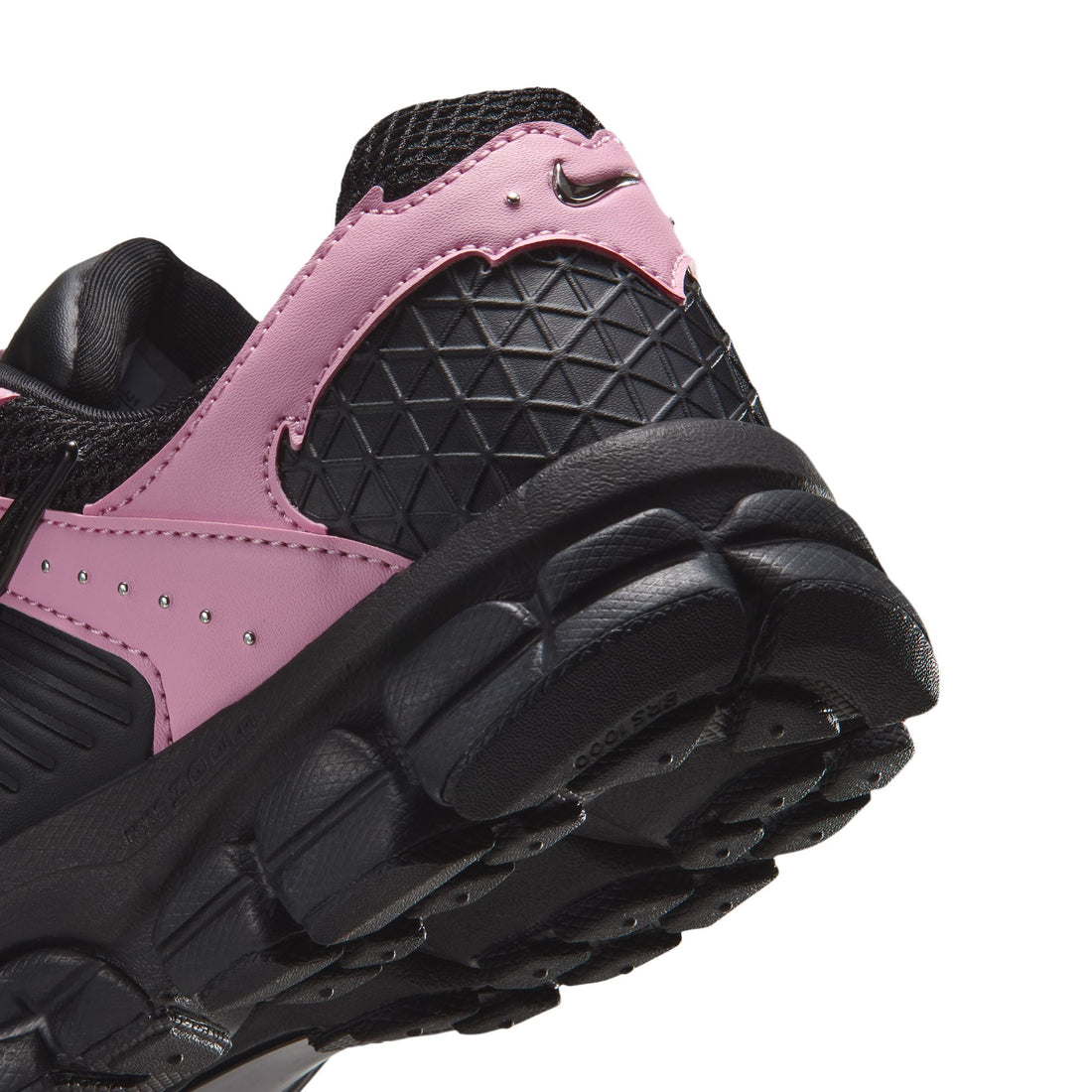 WMNS Nike Zoom Vomero 5 (Black/Metallic Silver)
