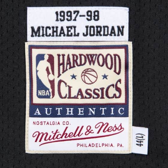 Mitchell & Ness NBA Authentic Bulls 1997 Michael Jordan Alternate Jersey (Black)